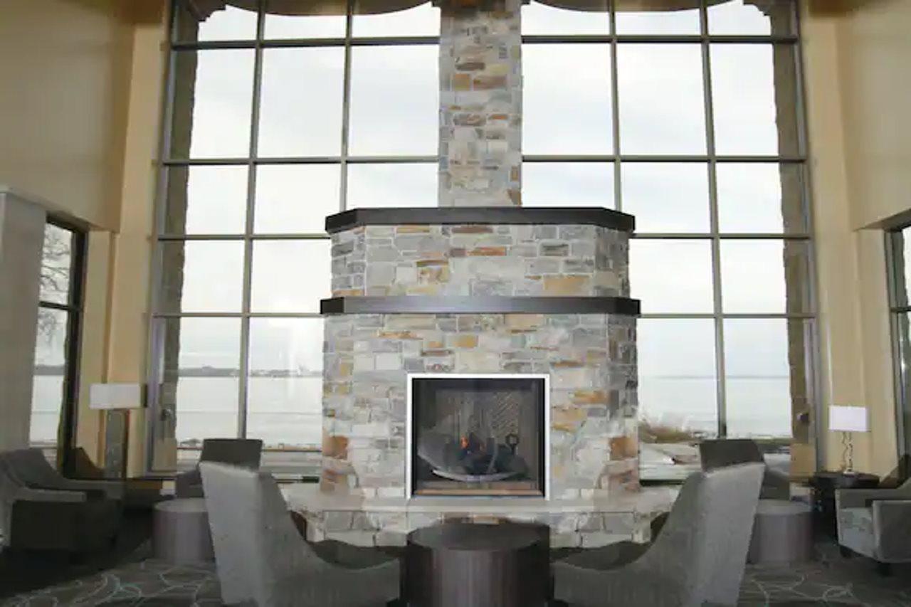 Doubletree By Hilton Bemidji Hotel Bagian luar foto