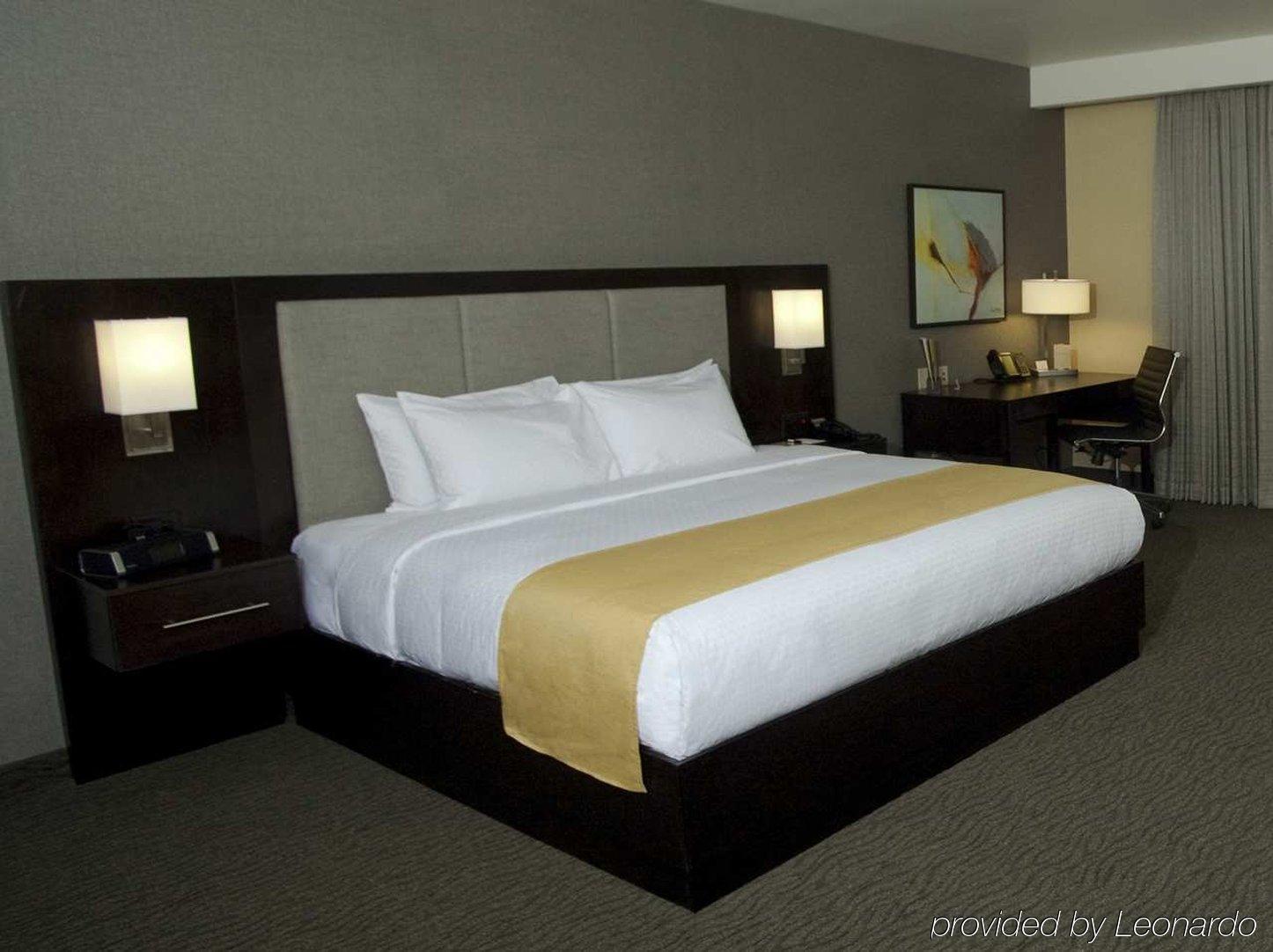 Doubletree By Hilton Bemidji Hotel Bagian luar foto