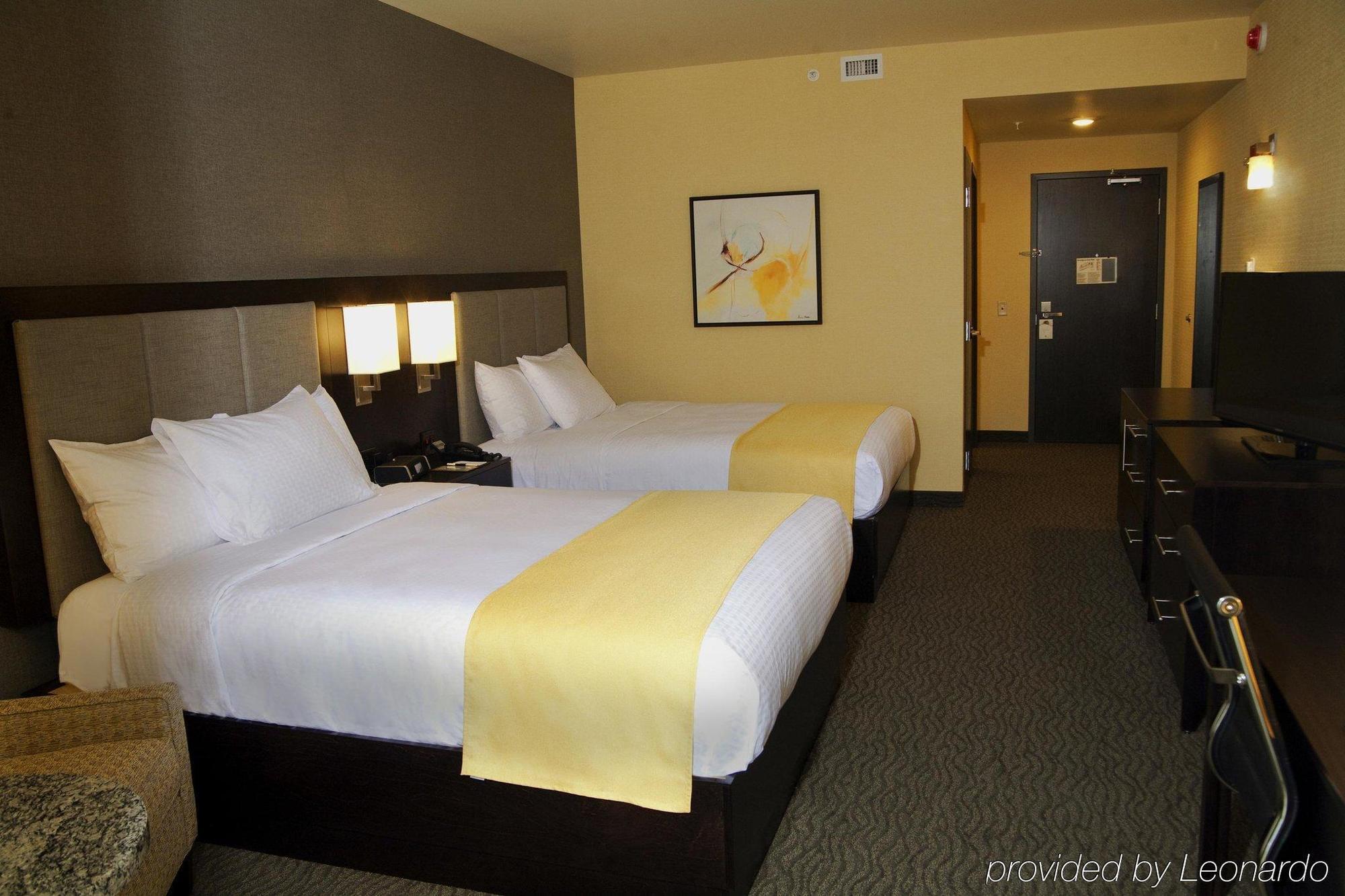 Doubletree By Hilton Bemidji Hotel Bagian luar foto