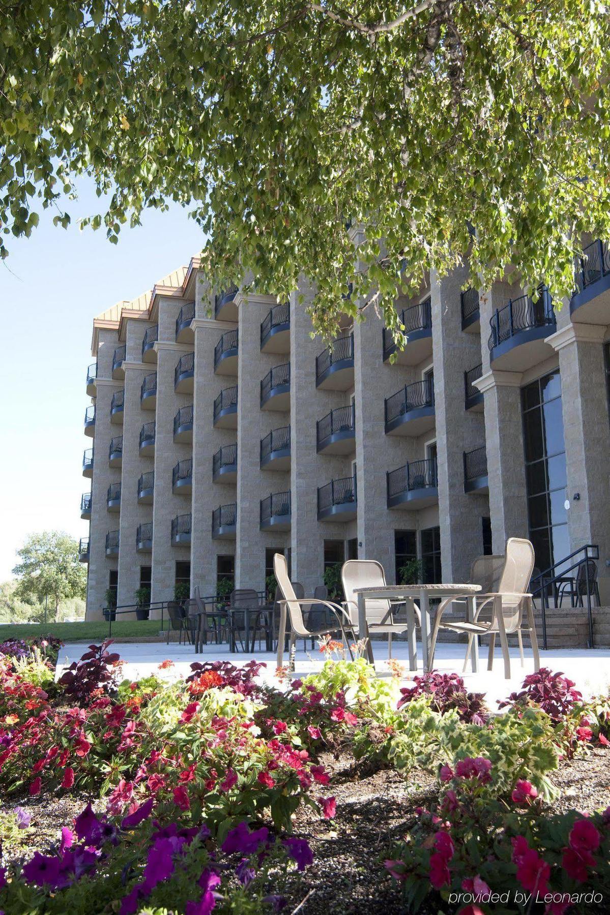 Doubletree By Hilton Bemidji Hotel Bagian luar foto