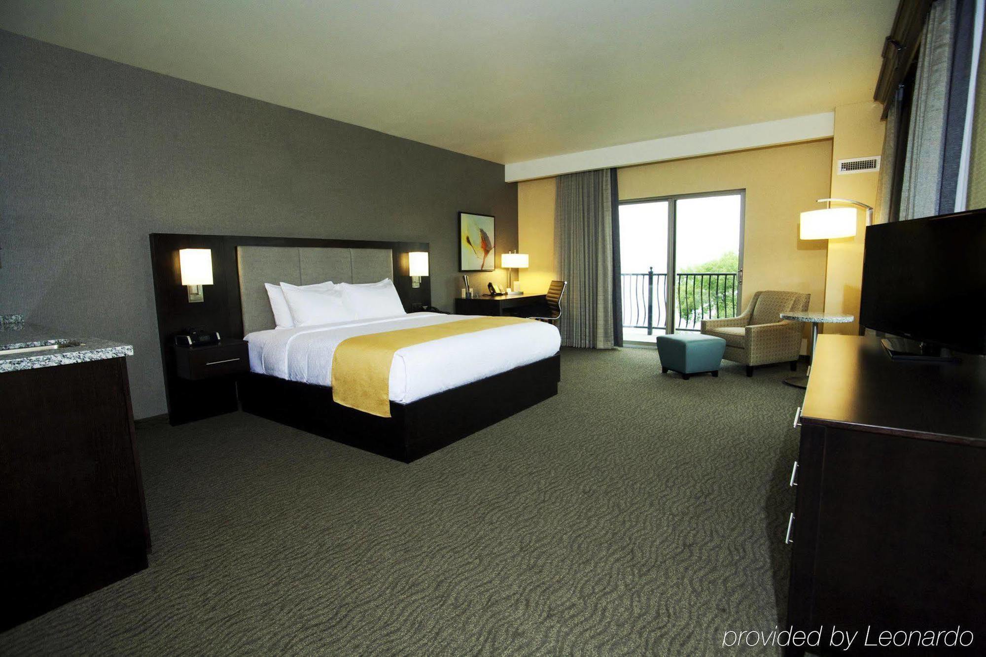 Doubletree By Hilton Bemidji Hotel Bagian luar foto